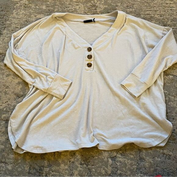 Out From Under Women's Cream 3 Button Front Popover Top M - Picture 2 of 5